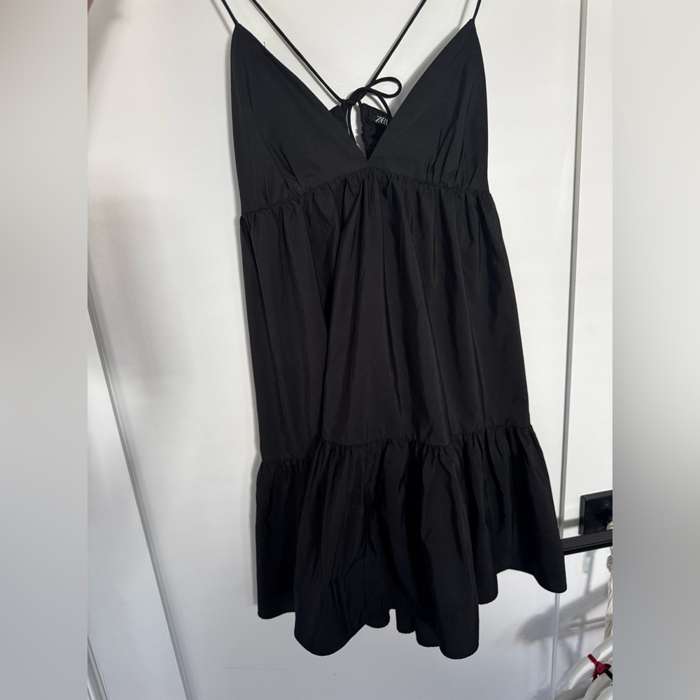 Zara mini flowy dress Black size M